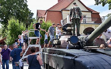 Wśród atrakcji zwiedzanie czołgu T-72. Muzeum Wojsk Lądowych zaprasza 15 sierpnia