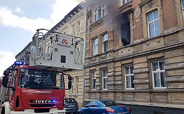 Pożar kamienicy przy ul. Zduny w Bydgoszczy [ZDJĘCIA]