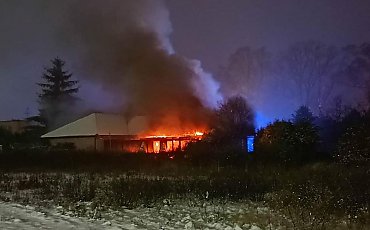 Dramat w Borównie pod Bydgoszczą. Rodzina z dwojgiem dzieci bez dachu nad głową [ZDJĘCIA]