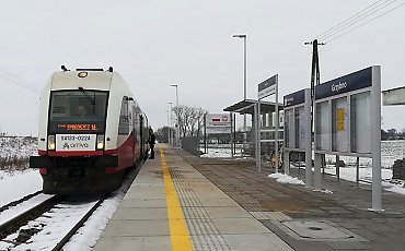 Grzybno: nowy peron ułatwia podróże na trasie z Bydgoszczy do Chełmży