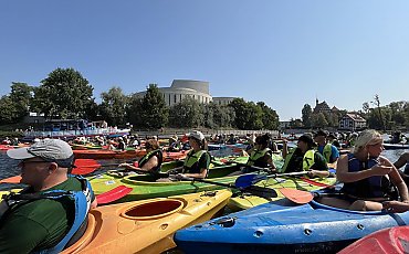 Epickim spływem kajakarze uczcili jubileusz Kanału Bydgoskiego 