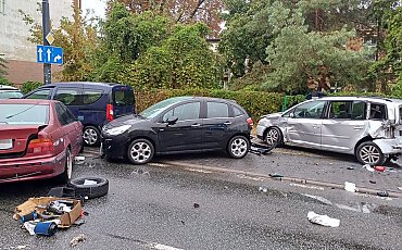 Karambol na Jagiellońskiej. Ranni trafili do szpitala 