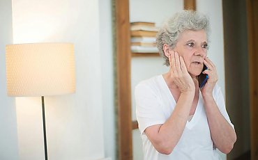 Straciła oszczędności życia. Oszuści przekonali seniorkę, że jej córka spowodowała wypadek