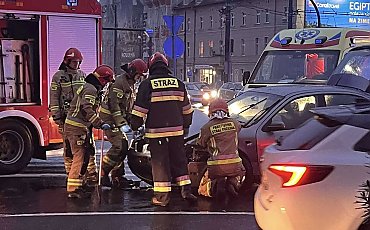 Kolizja na rondzie Jagiellonów w Bydgoszczy. Są utrudnienia w ruchu [Z OSTATNIEJ CHWILI]