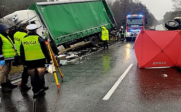 Na DK 10 zginął kierowca dostawczego fiata. Znowu tragedia w Przyłubiu