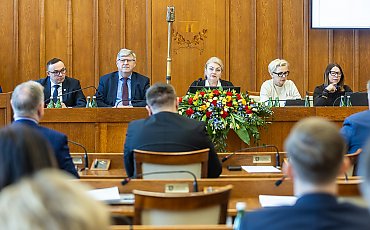 Ważne decyzje dla regionu i symboliczny gest solidarności