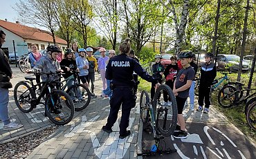 Egzamin z życia! Policja w Osielsku sprawdzała dzieci na dwóch kółkach – nie wszyscy zdali!