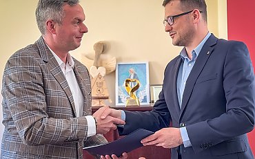 Alarm w Janikowie! Rząd wkracza do akcji – żłobek za miliony i walka o przetrwanie zakładu Qemetica!