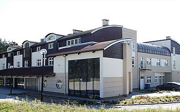 Wiatrak na zakręcie. Fundacja wystawia Dom Jubileuszowy na sprzedaż