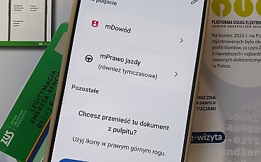 Seniorze, wyrzuć plastik do kosza! Nowa legitymacja ZUS w telefonie – milion Polaków już to zrobiło