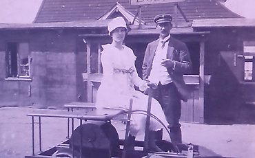 Kolej wąskotorowa w Dobrem. Historia, która zarasta trawą
