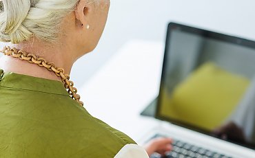 Tysiące wdów i wdowców w Kujawsko-Pomorskiem zgłosiło się po nową „rentę miłości”! Sprawdź, czy też możesz dostać wypłatę już od lipca!