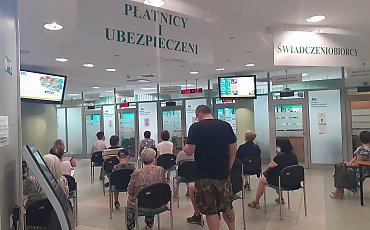 ZUS zaskakuje w długi weekend! Sprawdź, gdzie załatwisz sprawy, a gdzie całkowicie zamknięte!