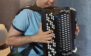 Niewidomy bard z Ukrainy poruszy serca bydgoszczan! Tego koncertu nie możesz przegapić!