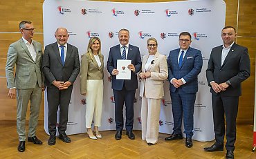 Dojazd bez dziur i błota! 68 dróg zyska nową nawierzchnię – rolnicy i mieszkańcy odetchną z ulgą