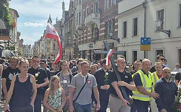 SZOK w Toruniu: 10 000 osób na Marszu Milczenia dla Klaudii!