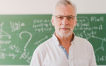 Nie musisz czekać do emerytury! Nauczyciele mogą odejść z pracy wcześniej – ZUS wyjaśnia, jak to zrobić