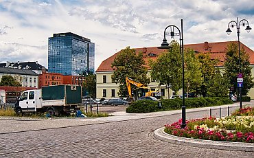 Pod asfaltem ukryty skarb! Historyczny Plac Solny odsłoni swoją dawną brukowaną twarz