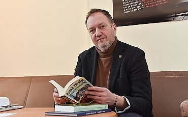 Wołyń, kosmos i polska pamięć. Jak powstała sztuka, której boją się teatry