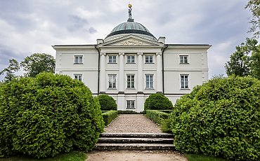 Muzyczne lato w pałacach! Dwa niezwykłe koncerty przed nami – wstęp wolny lub za grosze