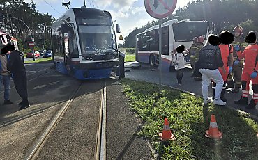 Szok w Fordonie! Autobus zderzył się z tramwajem – dzewięć osób rannych!