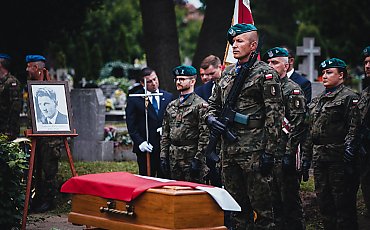 Zamordowali go komuniści. Po 80 latach „Sosna” wrócił do Bydgoszczy