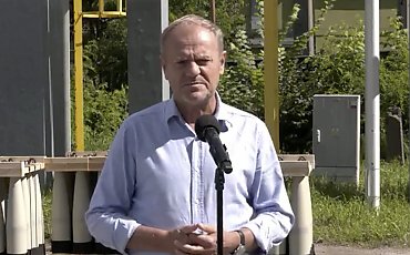 Tusk w Bydgoszczy. Obiecywał fabryki amunicji, a jachty to „wina PiS”