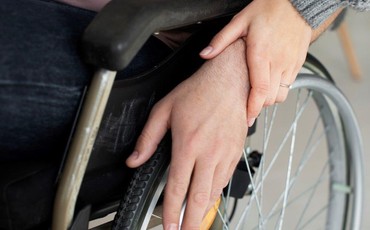 Nowe wsparcie dla opiekunów: państwo zapłaci składki za ubezpieczenie