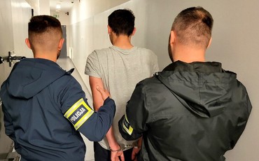 Szokujące odkrycie tucholskich policjantów: 2 kg marihuany w rękach 27-latka!