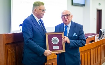 Znany psychiatra z Bydgoszczy uhonorowany prestiżowym medalem!