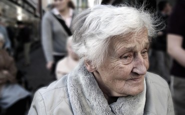 Seniorzy pod okiem ekspertów! Bezpieczne spotkania w bydgoskim ZUS