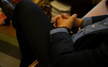 Dramatyczna akcja policyjna w Bydgoszczy: znaleziono materiały pornograficzne z udziałem dzieci