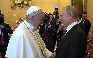 Jak Kreml „pożyczał” papieża. Bydgoscy naukowcy o tym, jak rosyjska propaganda wykorzystywała Franciszka