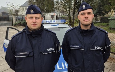 Bohaterska reakcja policjantów w Chodczu: uratowali życie kobiety!