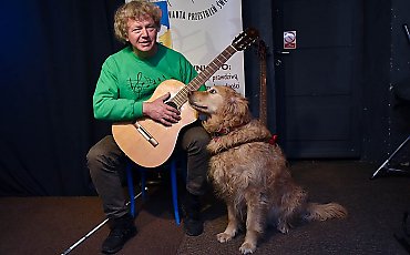 Młodzież z Bydgoszczy piecze ciasta i wspiera niewidomych!