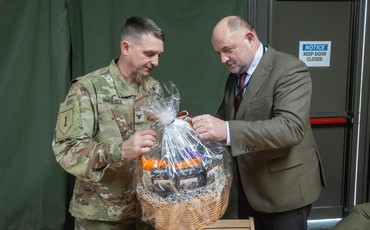 Amerykańscy żołnierze w Toruniu świętowali z marszałkiem!