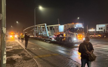 Nocna podróż kładki przez Bydgoszcz – co się tam działo?