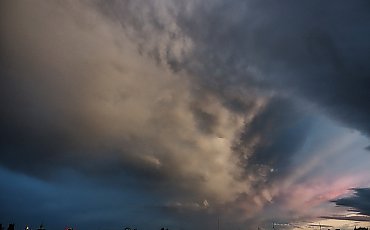 Wiatr i chmury, przelotny śnieg pod koniec roku [POGODA]