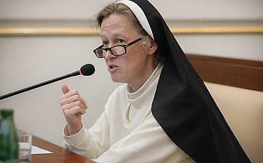 Zakonnica, która mówi Zachodowi rzeczy nieuprzejme – i właśnie dlatego potrzebne