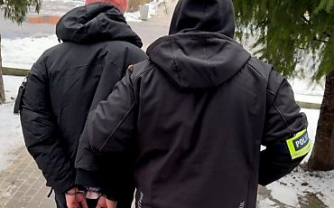 Próbował oszukać na policjanta, ale natknął się... na policjanta. I to nie jednego!