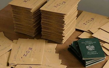 Małe historie, wielka duma! Koronowo przekazało do Archiwum Państwowego w Bydgoszczy  ponad 800 jednostek dokumentów