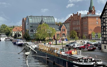 Dzień Kobiet w Bydgoszczy: Koncerty, warsztaty i rejsy po Brdzie!