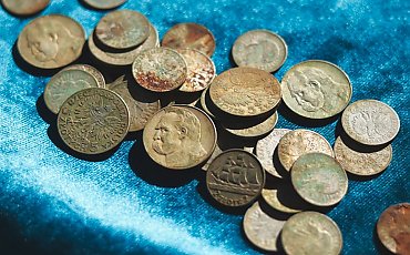 Garść monet na wagę historii. Kolejne znalezisko trafiło do Muzeum Okręgowego w Bydgoszczy