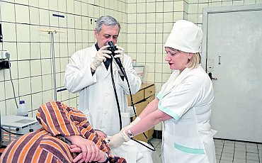 Ministerstwo Zdrowia oszczędza na diagnostyce chorób gastrologicznych? Są cięcia i jest interpelacja