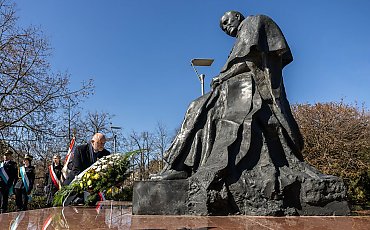 21 lat temu Ojciec Święty Jan Paweł II powrócił do Domu Ojca. Władze województwa oddały hołd swojemu patronowi  