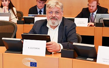 Czy stracimy odszkodowania za opóźnione loty? UE szykuje zmiany, które odczuje każdy pasażer