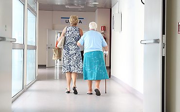 „Sięgnij po zdrowie”. Akademia Pacjenta zaprasza starszych mieszkańców na bezpłatne spotkanie w Bydgoszczy