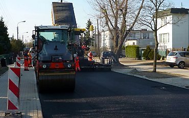 Bydgoszcz utwardza kolejne ulice. Prace trwają na Osowej Górze, Błoniu, Jarach i Glinkach