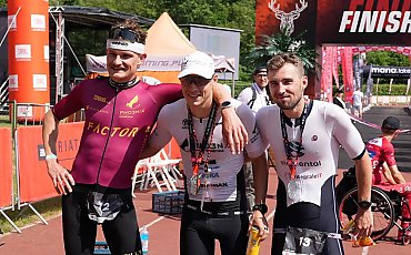 Bydgoszczanin ze srebrem w Sierakowie. Patryk Dombrowski na podium JBL Triathlon 2026