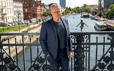 Rafał Bruski z wotum zaufania i absolutorium. Burzliwa debata, przewidywalny finał